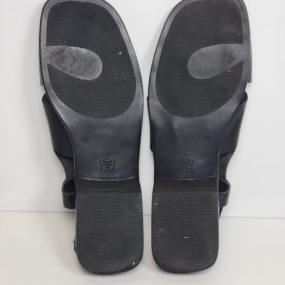 Sleek Black Women's Sandals - Picture 4 of 5